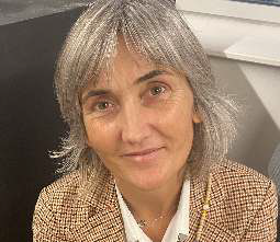 SYLVIE OCTOBRE
Comprendre la vague coréenne au-delà de l'effet de mode.
Sociologue au Département des études, de la prospective et des
statistiques du ministère de la Culture, Sylvie Octobre travaille sur
les pratiques culturelles et la globalisation.
Avec Vincenzo Cicchelli, elle est notamment l'autrice de K-pop, soft power et culture globale
(PUF, 2022).
Conférence - samedi et dimanche, 16h
« Soft power coréen : d’un intérêt confidentiel à un phénomène de
société »